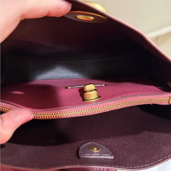 Coach Turnlock Small Town Bucket Crossbody - Picture 6 of 11